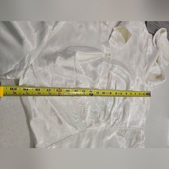 Elegant White Wrap Dress - Picture 10 of 16